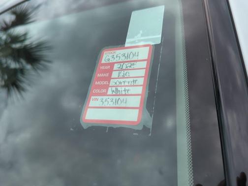 Glacial White Pearl 2025 Kia Sorento S