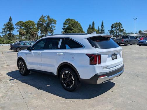 Glacial White Pearl 2025 Kia Sorento S