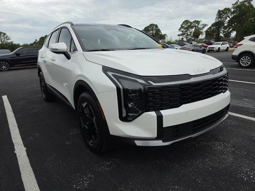 Snow White Pearl 2026 Kia Sportage Hybrid EX