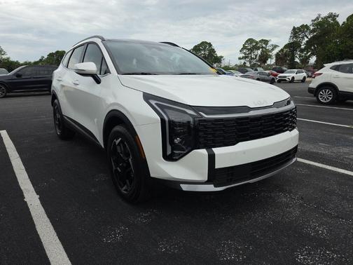 Snow White Pearl 2026 Kia Sportage Hybrid EX