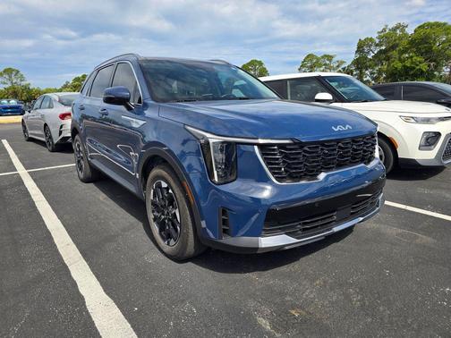 Midnight Black 2025 Kia Sorento S