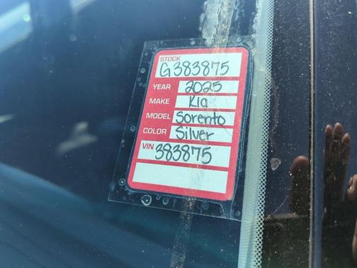 Everlasting Silver 2025 Kia Sorento EX