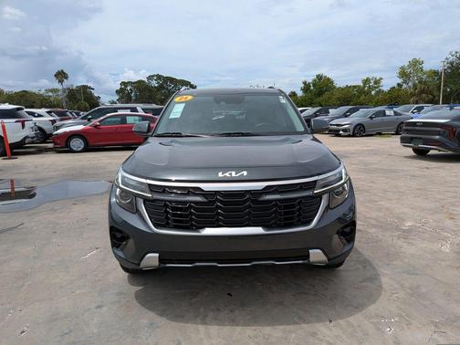 Gravity Gray 2025 Kia Seltos S