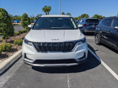 2024 Kia Carnival LX