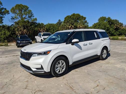2024 Kia Carnival LX