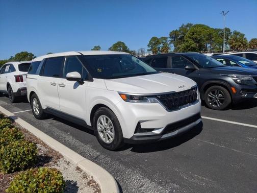 2024 Kia Carnival LX