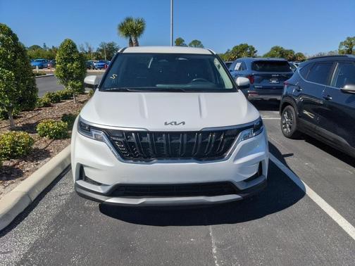 2024 Kia Carnival LX