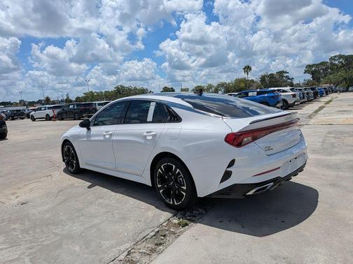 Glacial White Pearl 2022 Kia K5 GT-Line