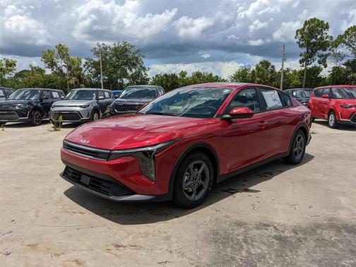 2025 Kia K4 LXS