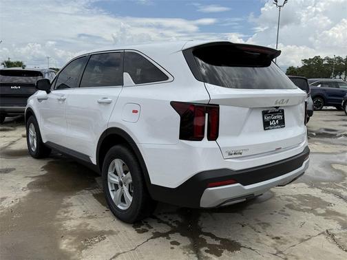 2025 Kia Sorento LX