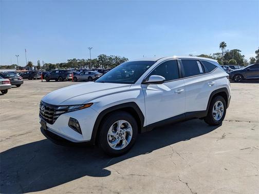 2024 Hyundai TUCSON SE