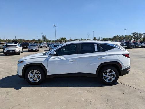 2024 Hyundai TUCSON SE