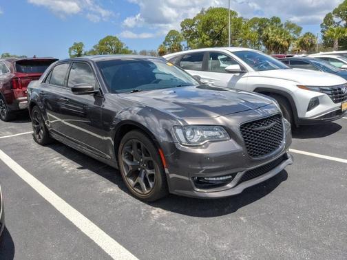 2023 Chrysler 300 Touring L