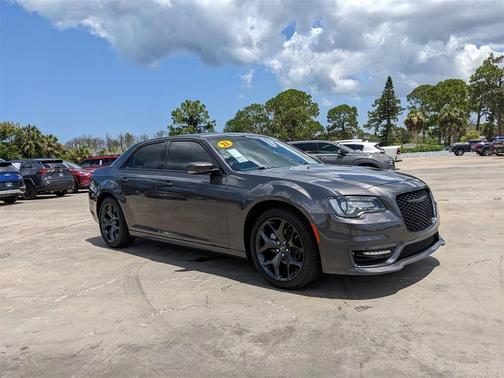 2023 Chrysler 300 Touring L