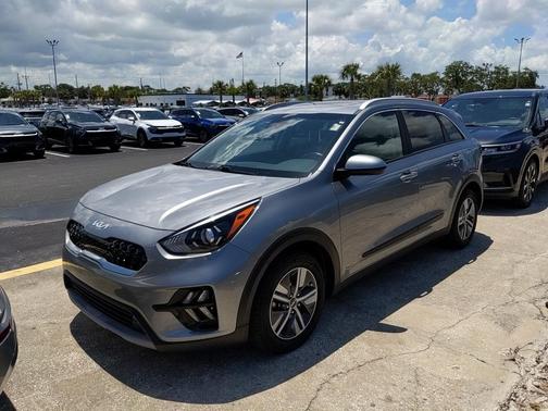 2022 Kia Niro LXS