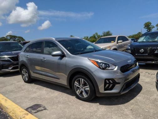 2022 Kia Niro LXS