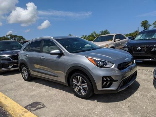 2022 Kia Niro LXS