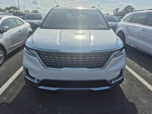 2022 Kia Carnival SX