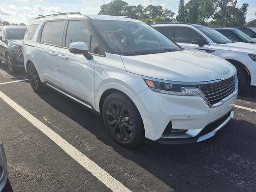 2022 Kia Carnival SX