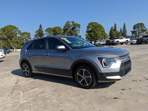 2025 Kia Niro LX