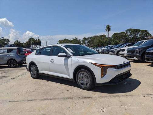 2025 Kia K4 LX