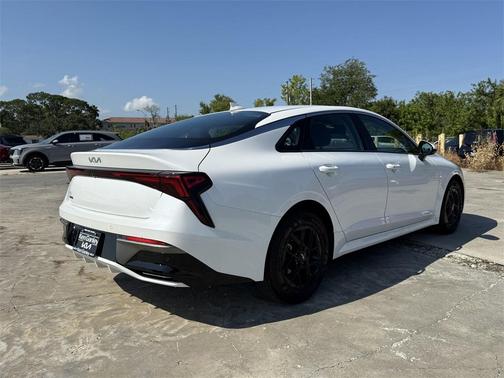 2025 Kia K5 LXS
