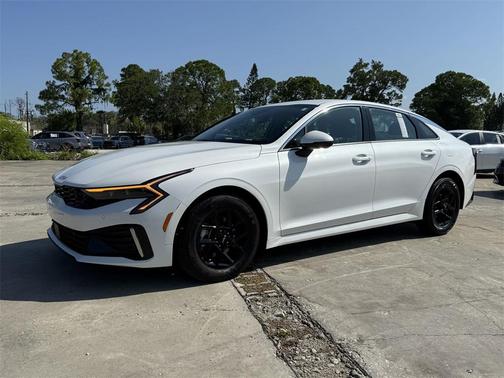 2025 Kia K5 LXS