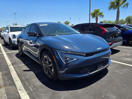 Midnight Black 2025 Kia EV6 Light