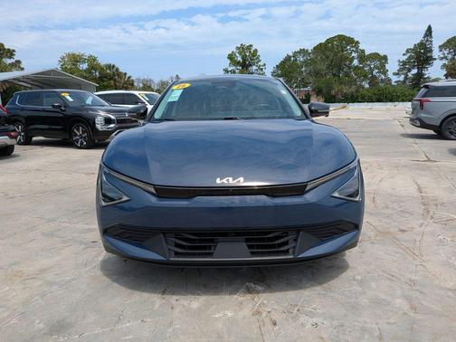 Midnight Black 2025 Kia EV6 Light