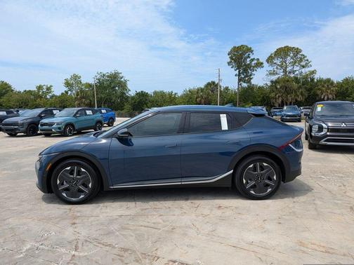 Midnight Black 2025 Kia EV6 Light