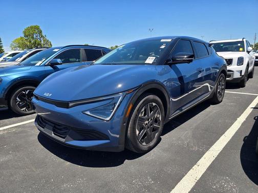 Midnight Black 2025 Kia EV6 Light