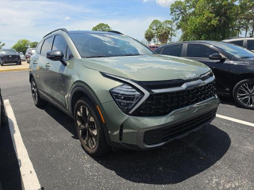 Jungle Green 2024 Kia Sportage X-Line