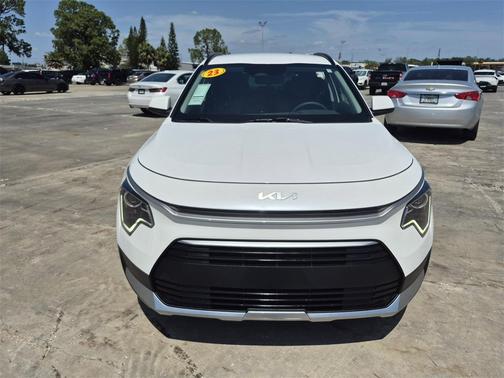 2023 Kia Niro LX