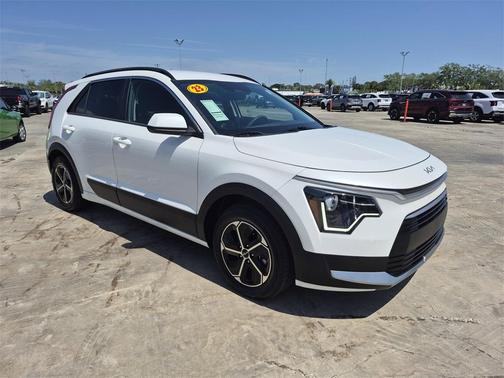 2023 Kia Niro LX