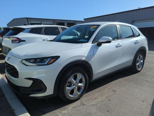 SELECT 2025 Honda HR-V LX