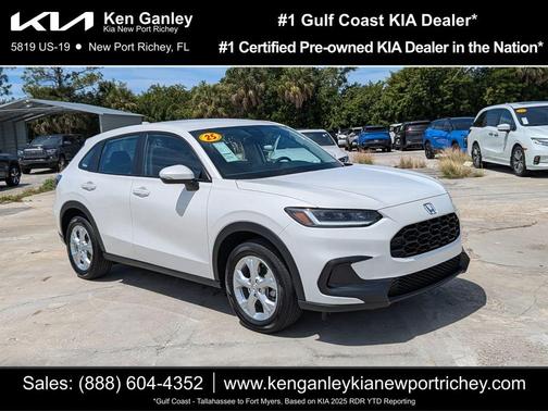 White 2025 Honda HR-V LX