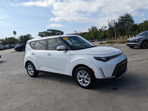 2023 Kia Soul LX