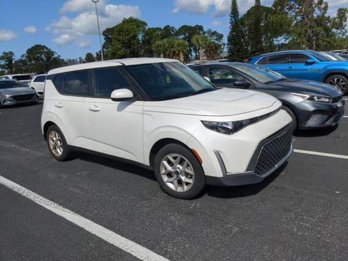 2023 Kia Soul LX