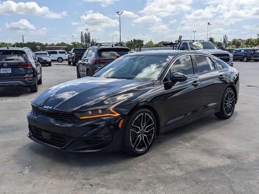 Ebony Black 2022 Kia K5 GT