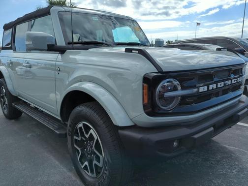 2022 Ford Bronco Outer Banks