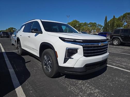 2024 Chevrolet Traverse LT