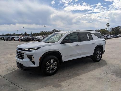 2024 Chevrolet Traverse LT