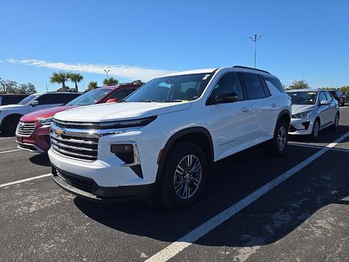 2024 Chevrolet Traverse LT