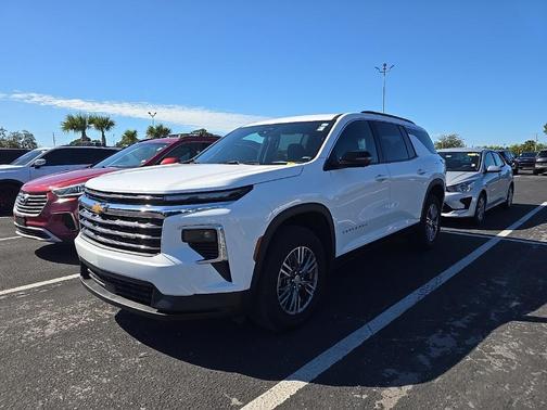 2024 Chevrolet Traverse LT