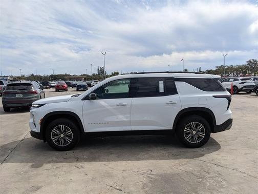 2024 Chevrolet Traverse LT