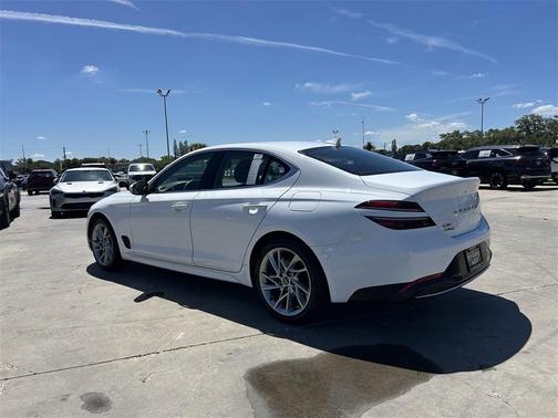 2022 Genesis G70 2.0T