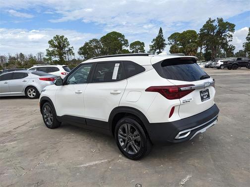 2022 Kia Seltos S