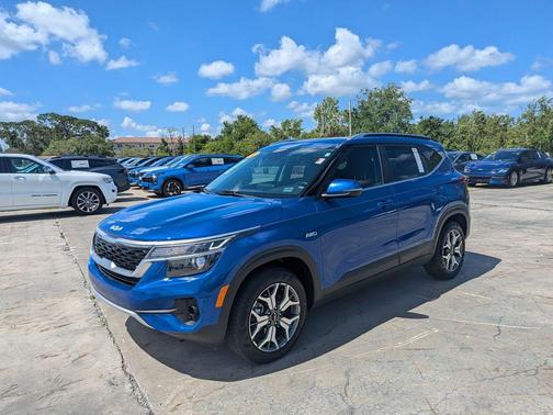 Neptune Blue 2022 Kia Seltos EX