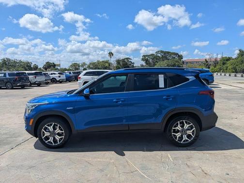 Neptune Blue 2022 Kia Seltos EX