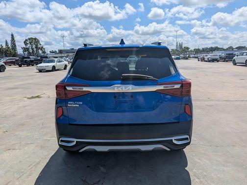 Neptune Blue 2022 Kia Seltos EX